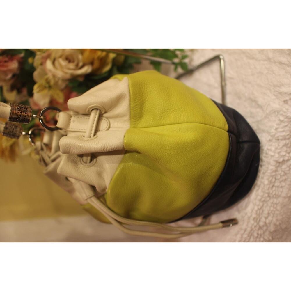 BRIGHTON BRODY DRAWSTRING BUCKET BAG PURSE (pu500 - Picture 6 of 11